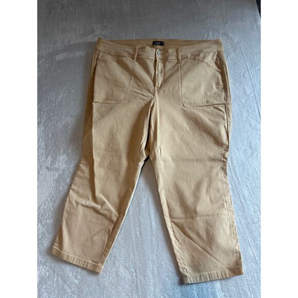 Torrid Crop Aviator Skinny Stretch Twill Mid-Rise Pant – Irish Cream – Size 24 - Picture 2 of 9